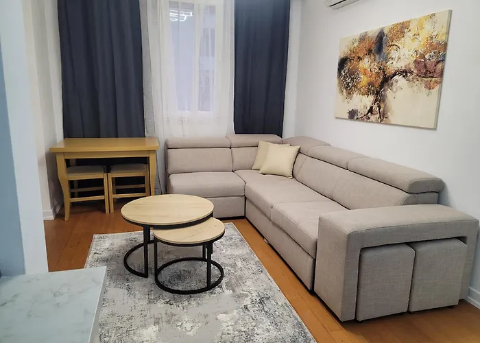 Cozy Apartment Rov